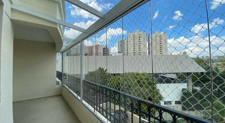 Cortina de vidro na Vila Mariana