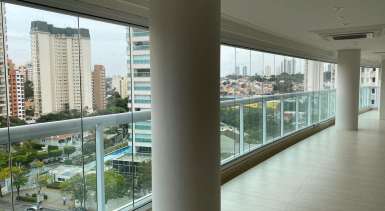 Fechamento de Sacada: Conforto e Proteção para sua Casa