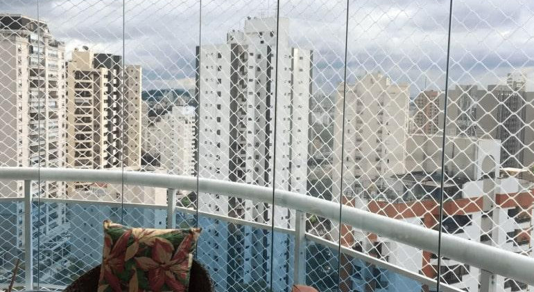 Envidraçamento de sacada em Santana