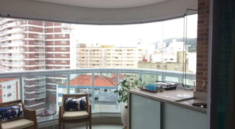 É preciso algum tipo de autorização para fazer fechamento de sacadas em condomínios?