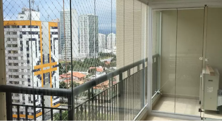 Envidraçamento de sacada: solução para todas as estações do ano